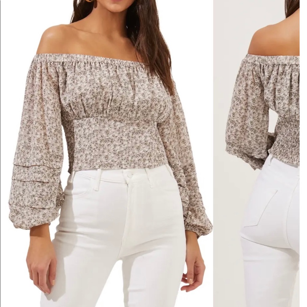 NWT ASTR the Label Off the shoulder floral Top